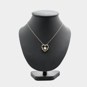 Pearl necklace with T bar detail